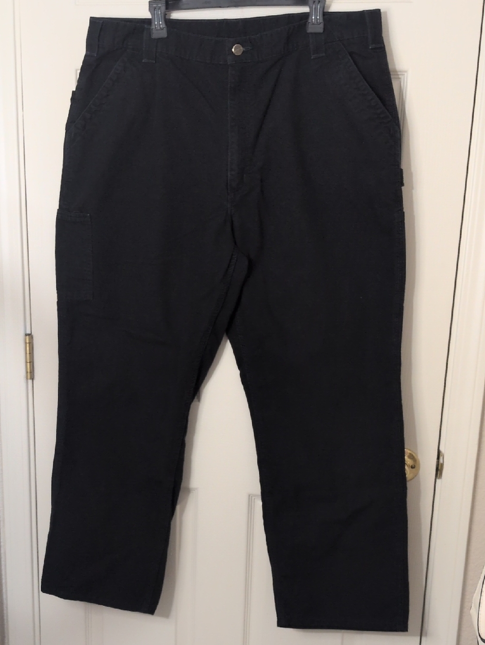 Carhartt Men's Black Cargo Work Pants, Size 42/32 BN0151-M 100% Cotton